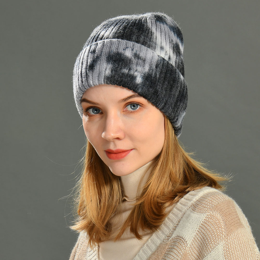 Factory wholesale New Fashion Female Soft Tie Dye Hats Beanies Women Winter Knitted Tie Dye Beanies