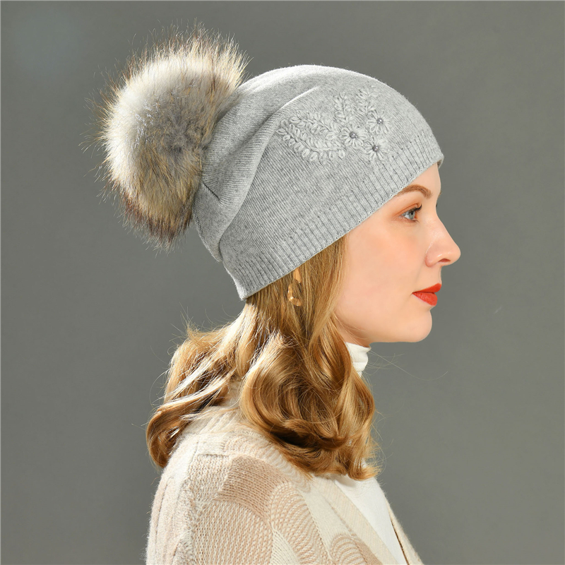 Factory Wholesale Customize Knitted Beanie Hat Women Winter Hat embroidered Plain Beanie