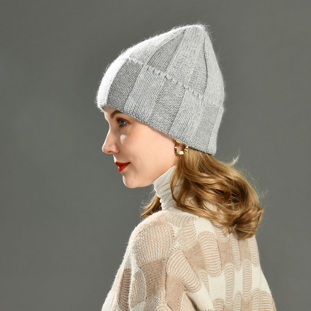 Wholesale Custom Label Bulk New Fashion Charm Soft Cuffed Striped Blank Winter Unisex Thick Knit Beanies