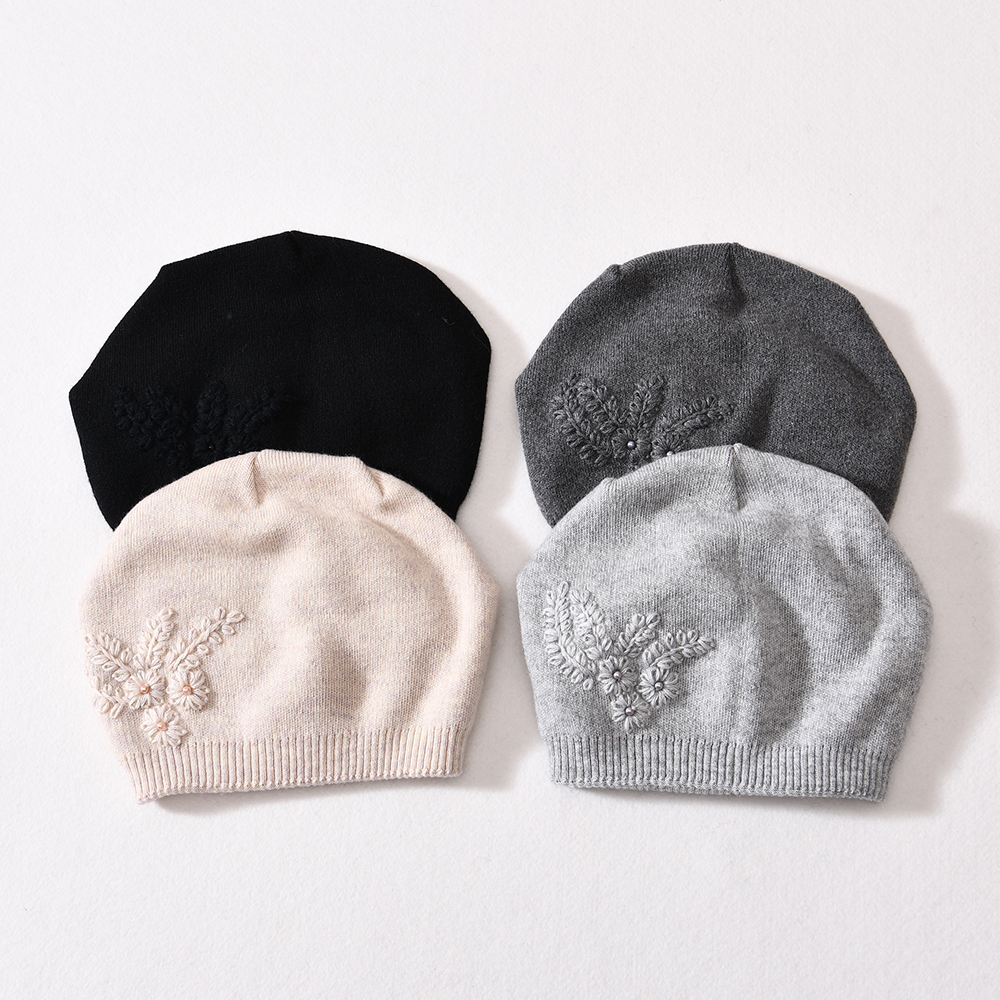 Factory Wholesale Customize Knitted Beanie Hat Women Winter Hat embroidered Plain Beanie