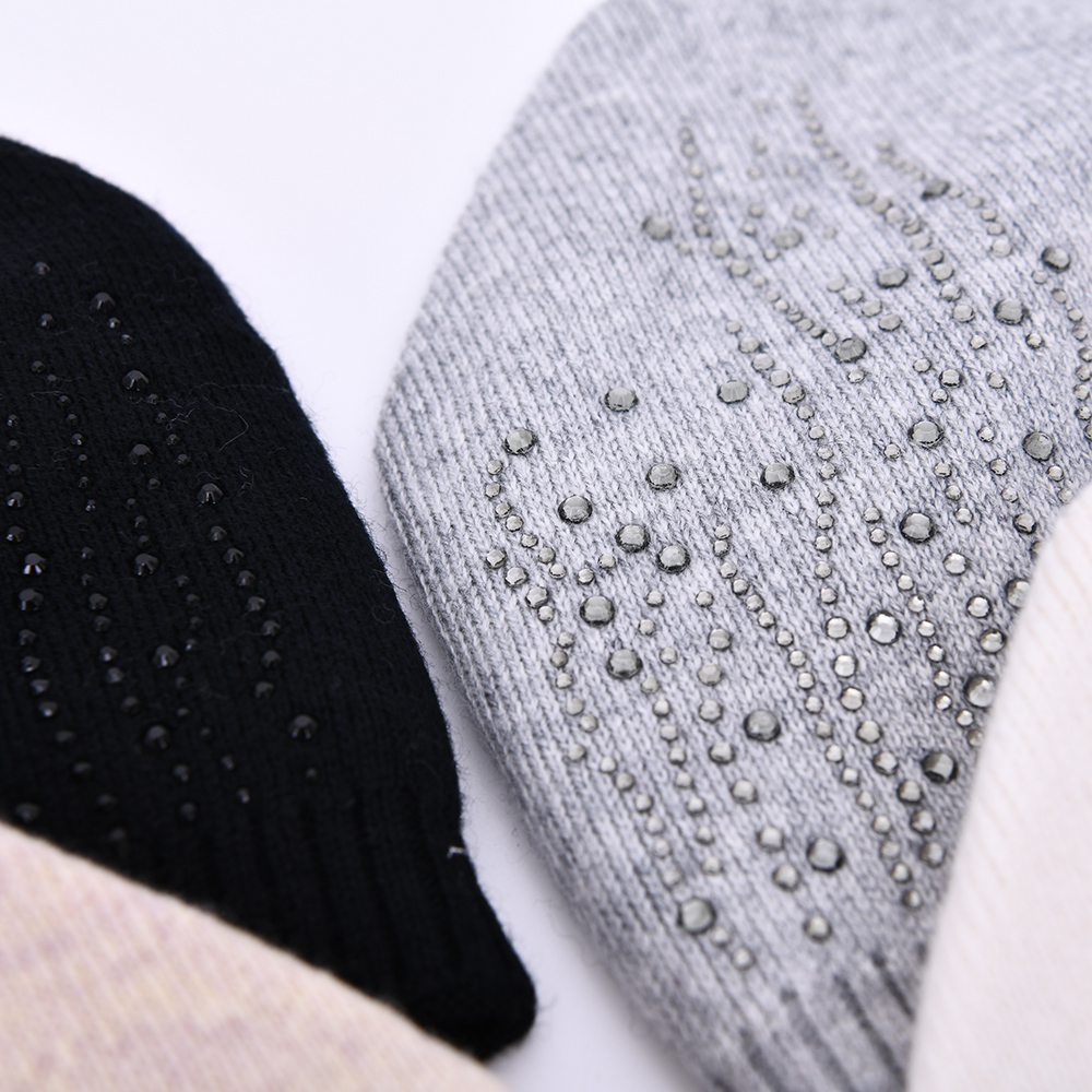 Wholesale Winter Fashion Knitted Hats Keep Warm Caps With Top Ball Winter Woolen Cap